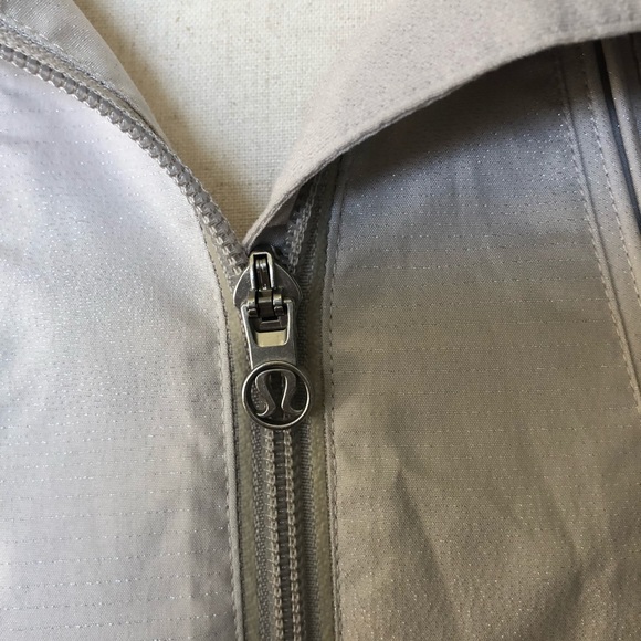 [Lululemon] Metallic Jacket - Picture 2 of 6
